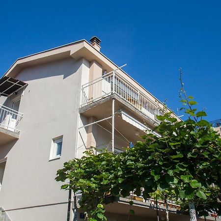 Divino Apartment Тиват Екстериор снимка